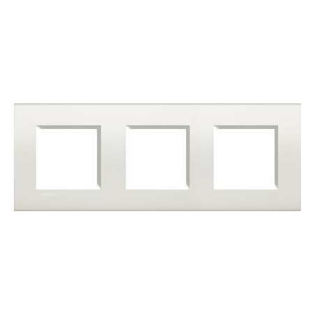 Placa 3 ventanas Termoplástico LNA4802M3_ Livinglight Bticino