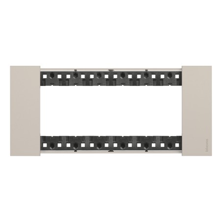 Placa 6 módulos americana Living Now KA4806_ Bticino