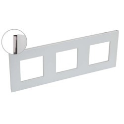 Placa 3 ventanas 741003 Valena Next Legrand