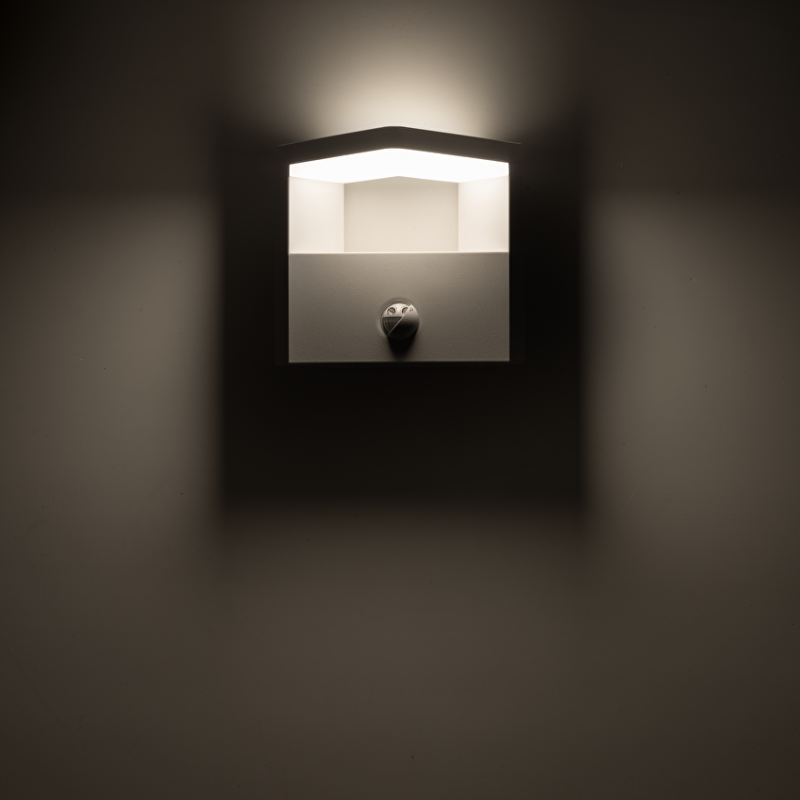 Aplique LED con sensor de movimiento 15W 4000K Ultralux LCP1540